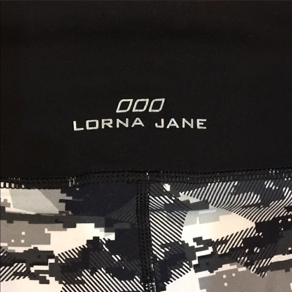 Lorna Jane Tough Girl camouflage 7/8 leggings xs - Picture 11 of 12